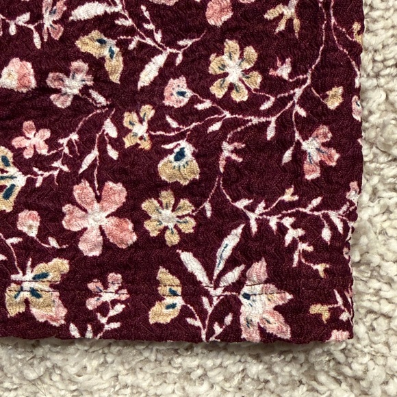 LOFT Burgundy Floral Blouse - Picture 5 of 8